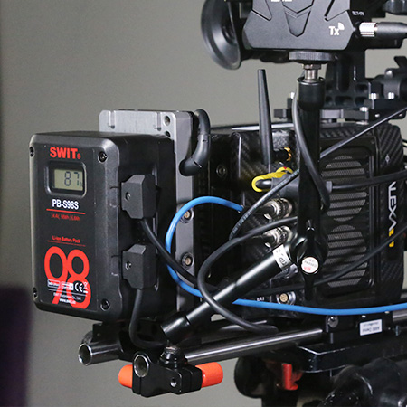 Swit Li-ion, V-mount, 2x D-tap 98W USB, Multisockets