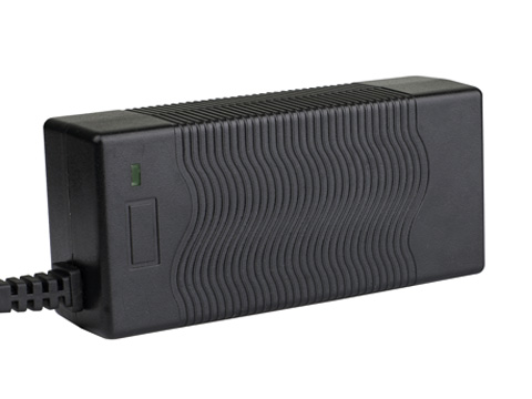 Swit V-mount akun 3A matkalaturi